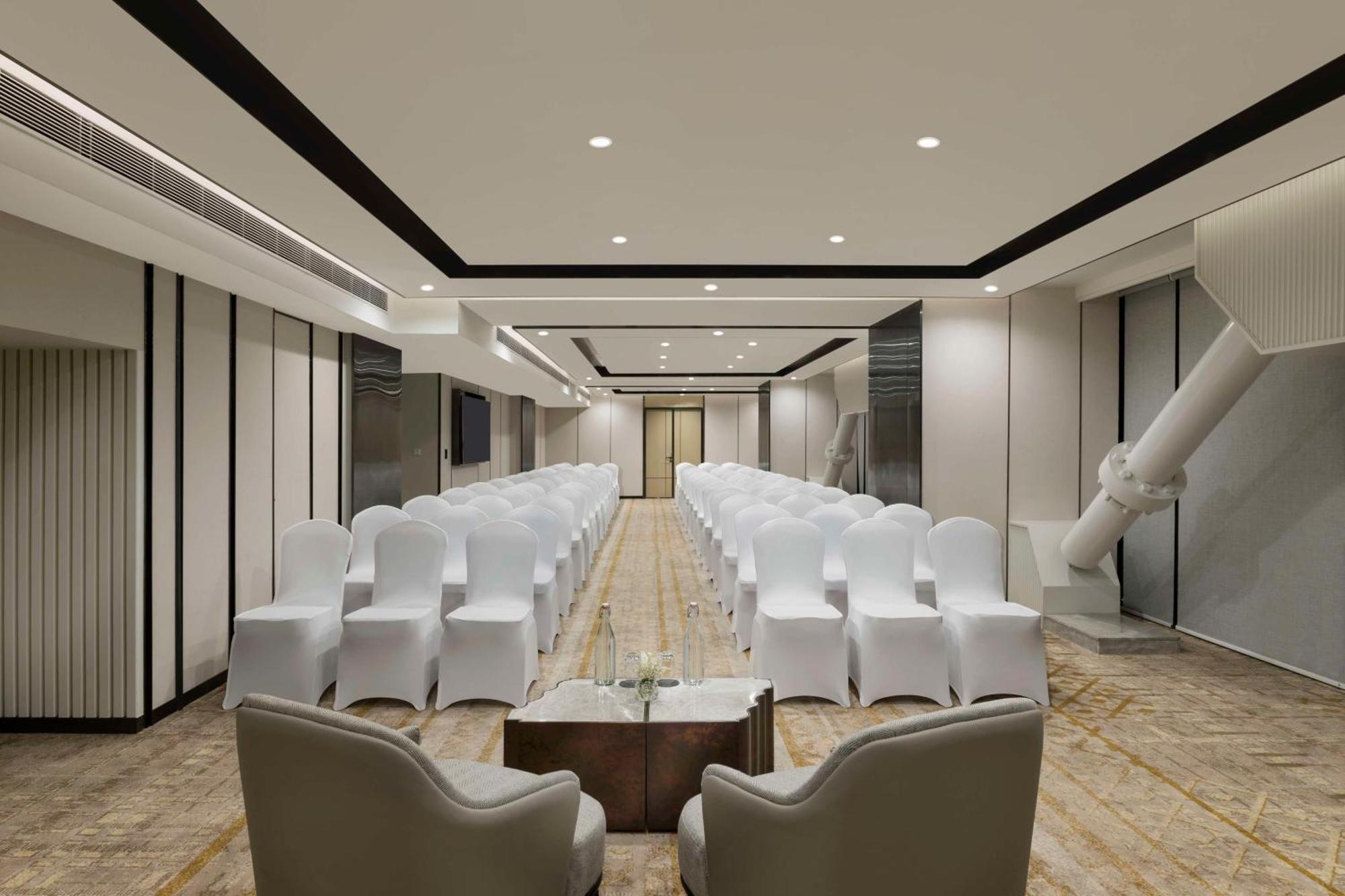 ホテル Hilton カトマンズ エクステリア 写真
