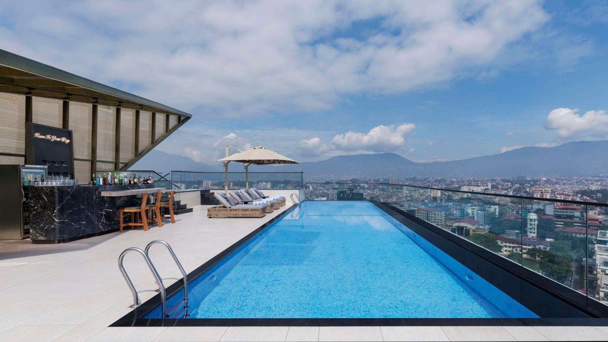ホテル Hilton カトマンズ エクステリア 写真